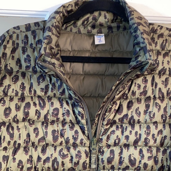 ⚓️ Old Navy Leopard Puffer - Picture 5 of 7